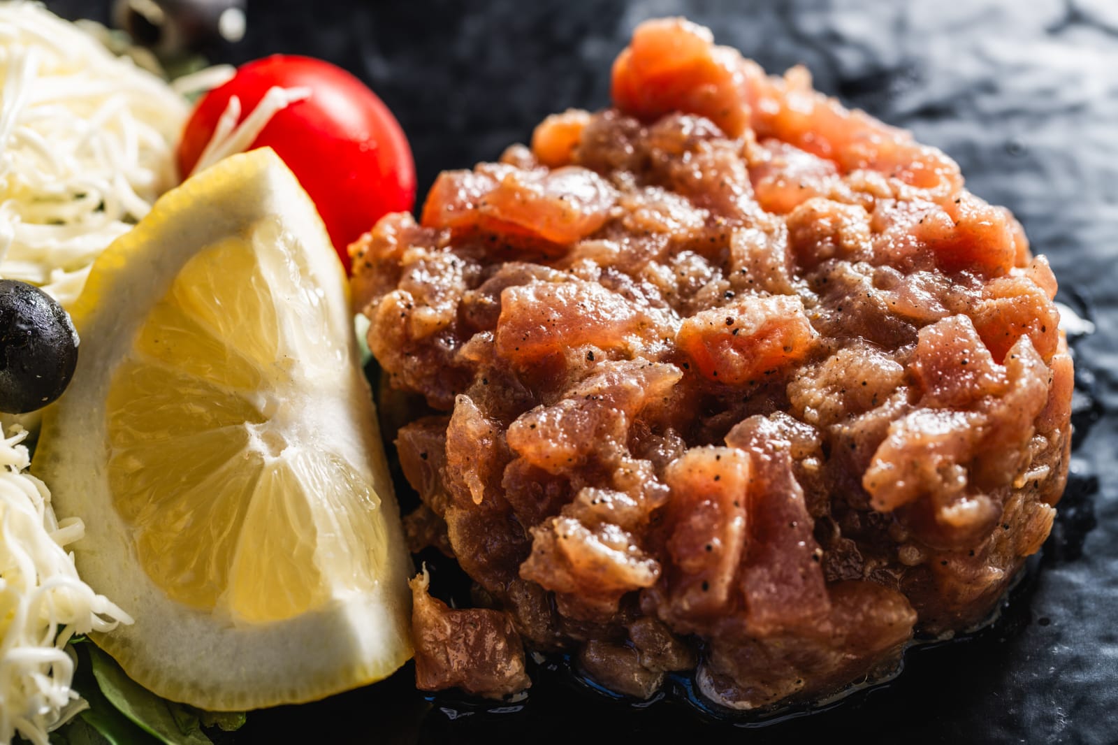 Tuna tartare with lemon at Restaurant Roko